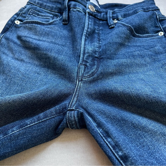 Good American Good Legs Skinny Jean w/ Raw Chewed Hem - Picture 8 of 10